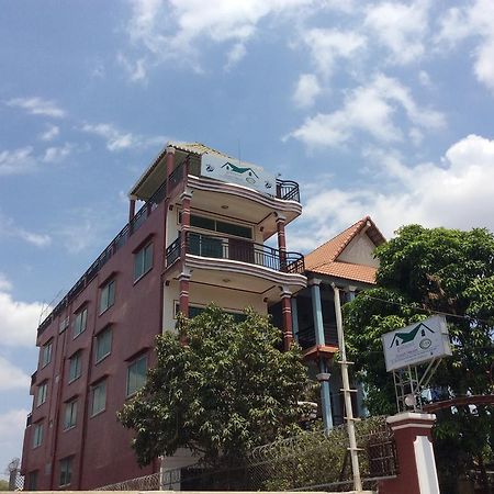 139 Guest House Phnom-Penh Buitenkant foto