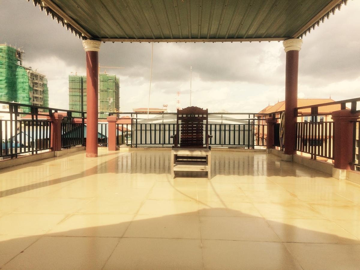 139 Guest House Phnom-Penh Buitenkant foto