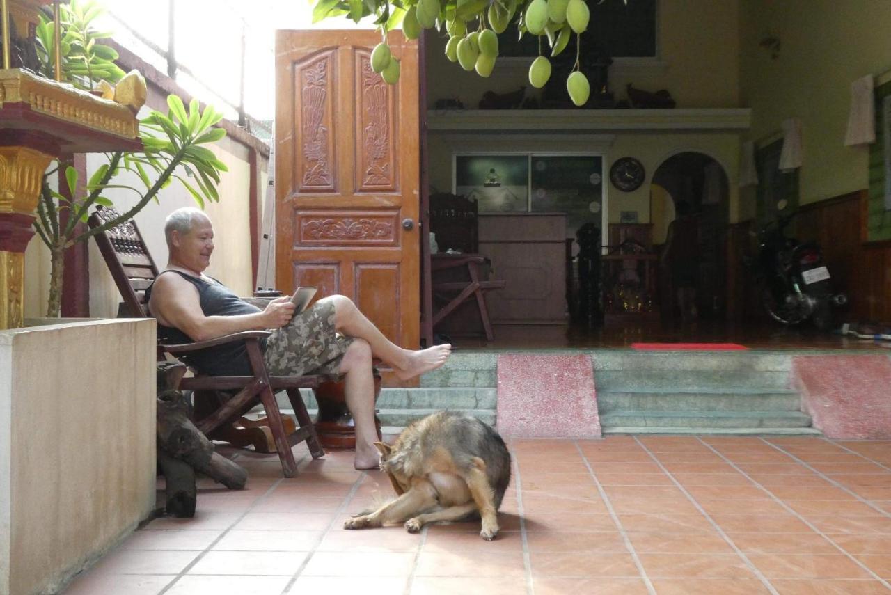 139 Guest House Phnom-Penh Buitenkant foto